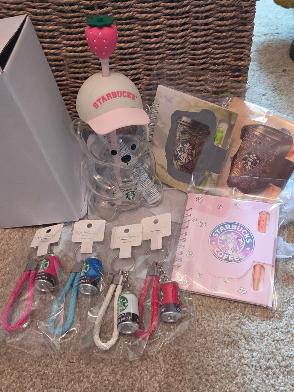 Strawberry Starbucks 2026 Bearista Glass Bear Limited Edition NWT & Box Bundle
